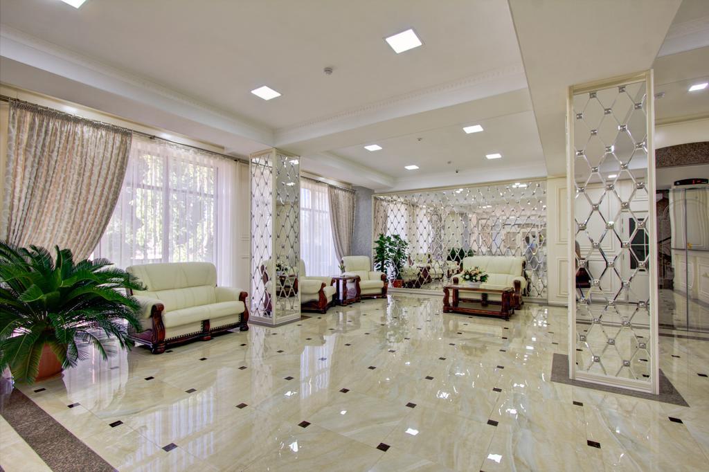 Discovery Hotel Biskek Kültér fotó