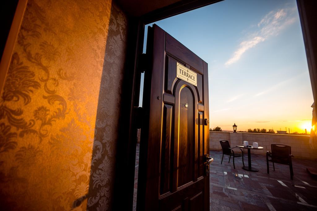Discovery Hotel Biskek Kültér fotó