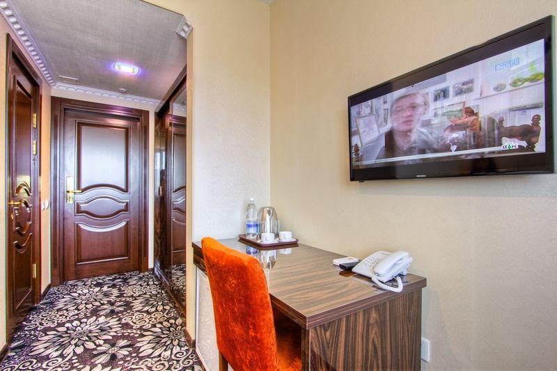 Discovery Hotel Biskek Kültér fotó